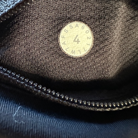 Lululemon Speed Up Shorts 4 - Picture 4 of 4